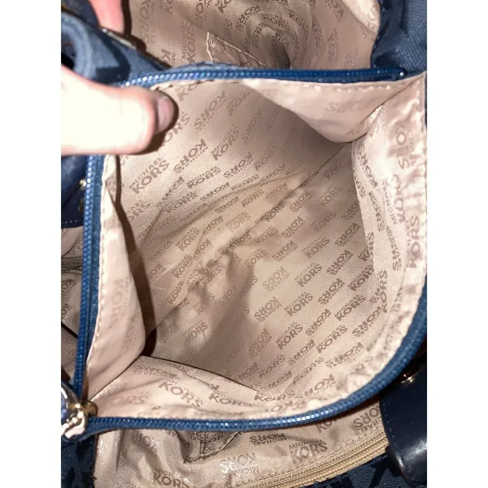 MICHAEL KORS LARGE NAVY CANVAS SIGNATURE PRINT SHOULDER BAG